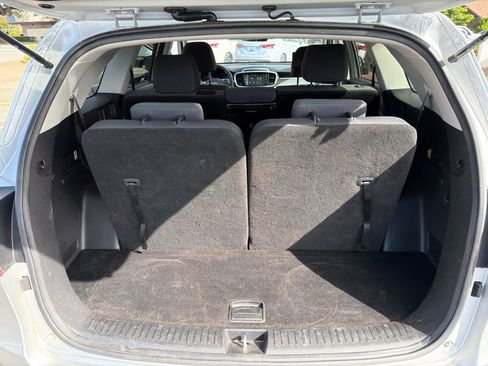 Used 2020 Kia Sorento LX image 10