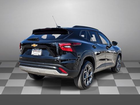 Certified 2025 Chevrolet Trax LT image 6