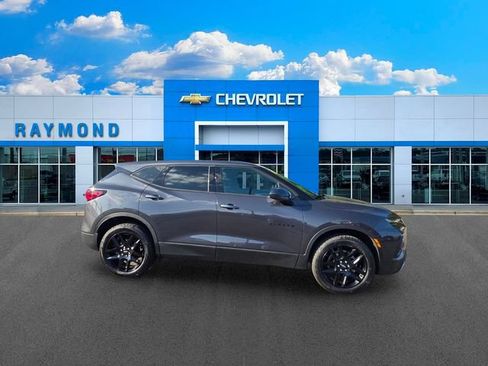 Certified 2021 Chevrolet Blazer LT w/ LPO, Black Accent Package FWD image 2