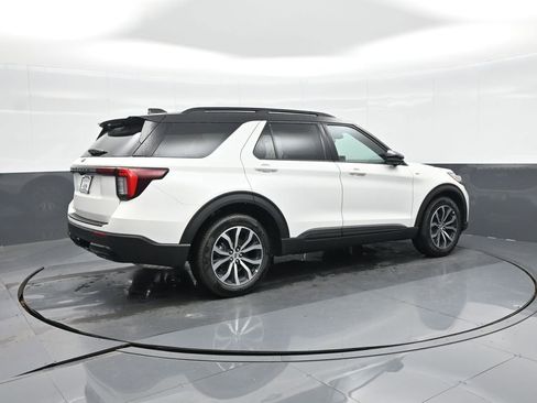 New 2026 Ford Explorer ST-Line w/ Premium Package RWD image 9