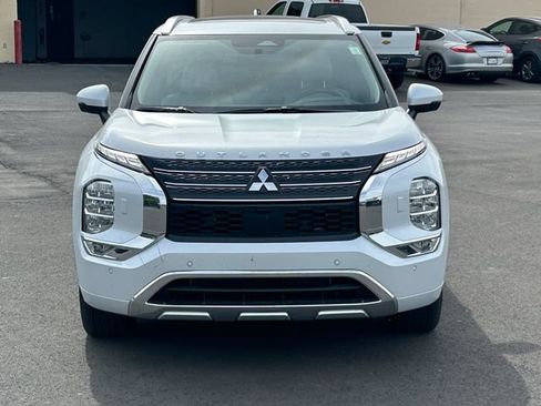 Used 2025 Mitsubishi Outlander 4WD Plug-In Hybrid image 11