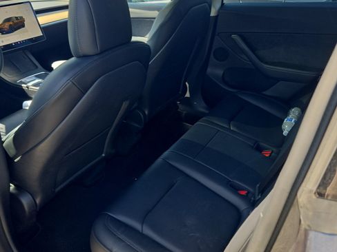 Used 2022 Tesla Model Y Performance AWD/4WD image 4