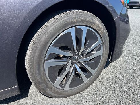 Used 2018 Honda Accord Touring image 7
