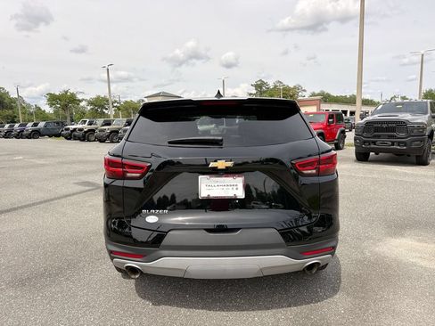 Used 2025 Chevrolet Blazer LT FWD image 4