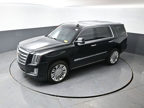 Used 2015 Cadillac Escalade Platinum image 46