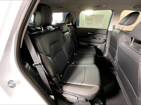 New 2026 Nissan Pathfinder SL FWD image 22