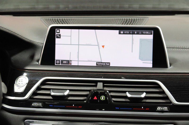 Used 2020 BMW 750i xDrive w/ Executive Package AWD/4WD image 61