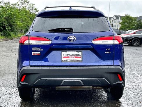 Used 2022 Toyota Corolla Cross LE w/ Moonroof Package AWD/4WD image 4