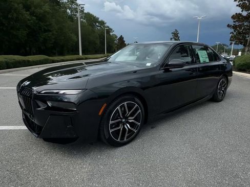 New 2025 BMW i7 xDrive60 image 4