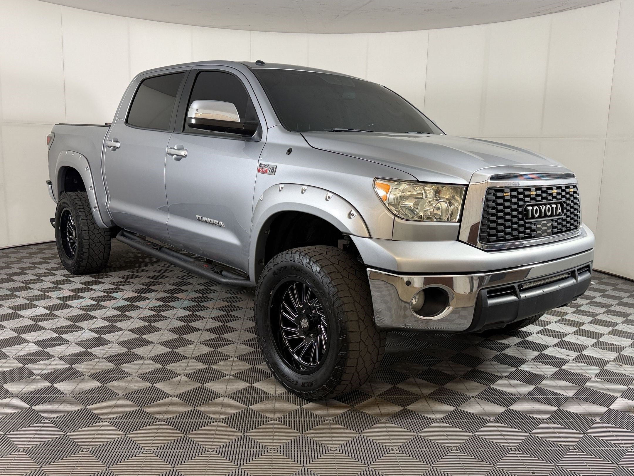Used 2012 Toyota Tundra Limited w/ Platinum Pkg AWD/4WD image 7