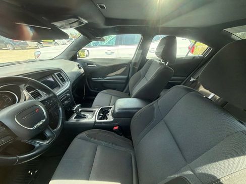 Used 2020 Dodge Charger SXT RWD image 8
