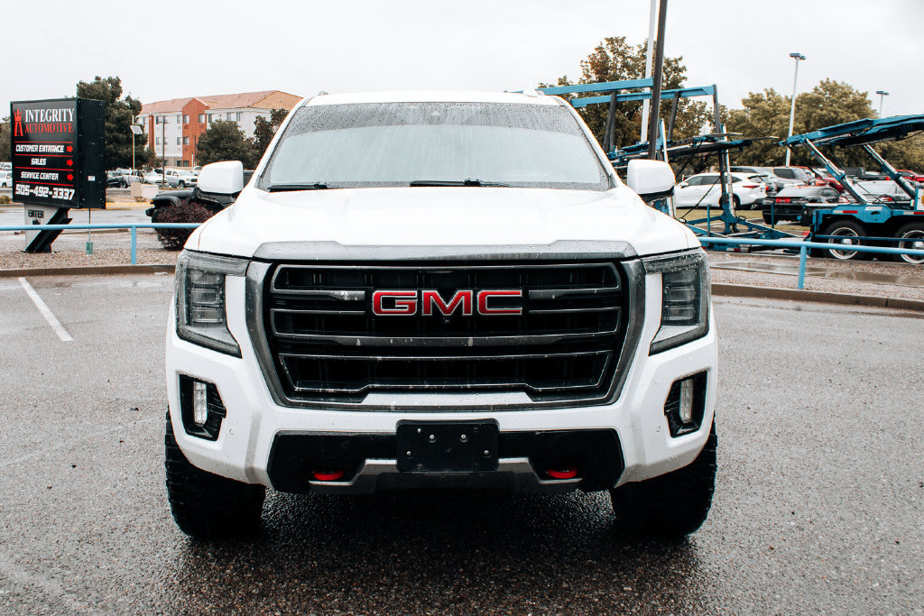 Used 2021 GMC Yukon AT4 w/ Technology Package AWD/4WD image 2