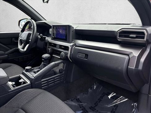 Certified 2025 Toyota 4Runner SR5 AWD/4WD image 23