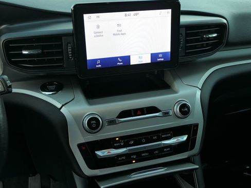 Used 2022 Ford Explorer XLT image 20