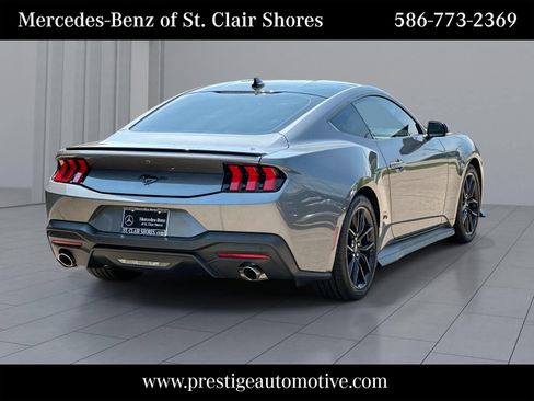 Used 2025 Ford Mustang Premium RWD image 4