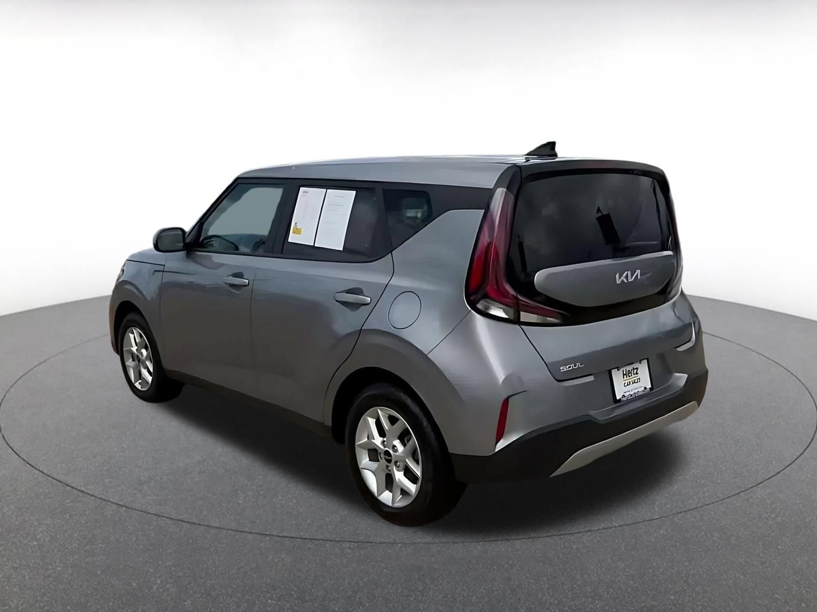 Used 2025 Kia Soul LX w/ LX Technology Package FWD image 10
