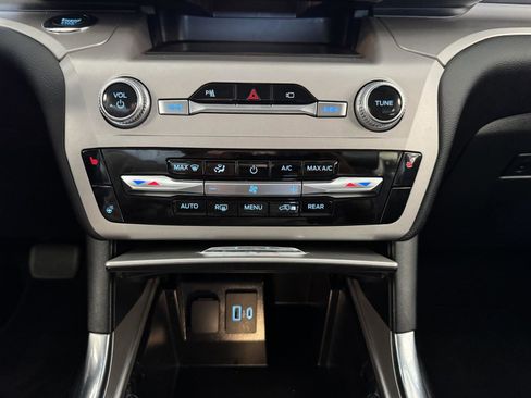 Used 2023 Ford Explorer XLT w/ Equipment Group 202A image 14