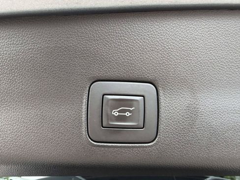 Certified 2021 Chevrolet TrailBlazer RS w/ Sun and Liftgate Package AWD/4WD image 8