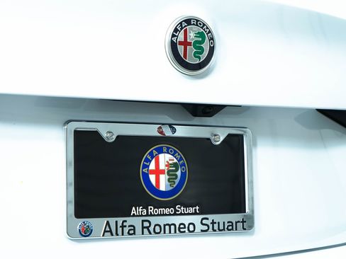 New 2024 Alfa Romeo Giulia Veloce image 24