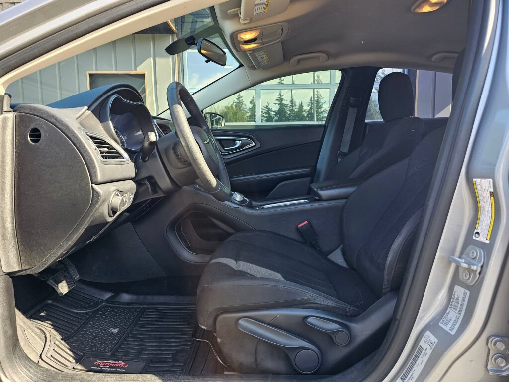 Used 2016 Chrysler 200 LX FWD image 22