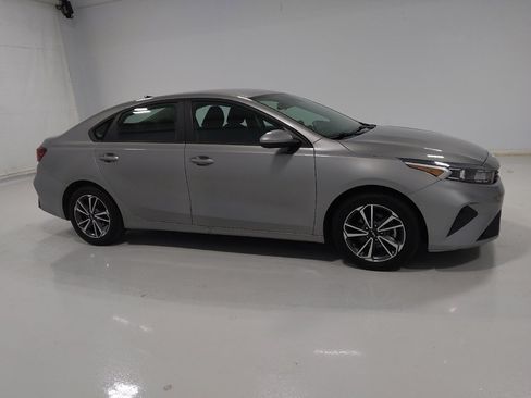Used 2022 Kia Forte LXS FWD image 11
