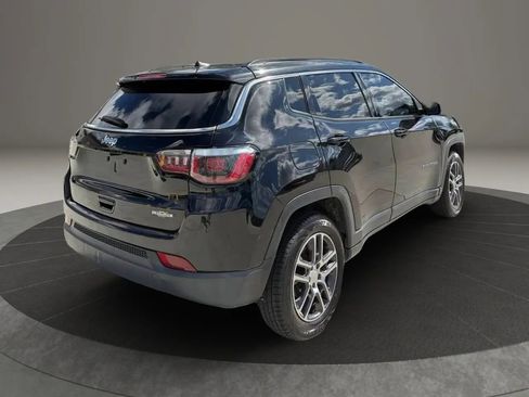 Used 2019 Jeep Compass Latitude FWD image 6