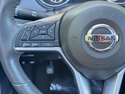 Used 2017 Nissan Rogue SV FWD image 21