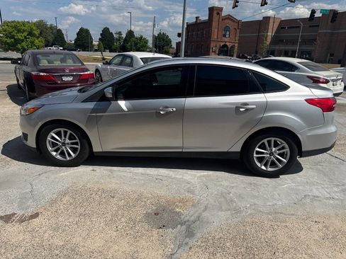 Used 2018 Ford Focus SE FWD image 7