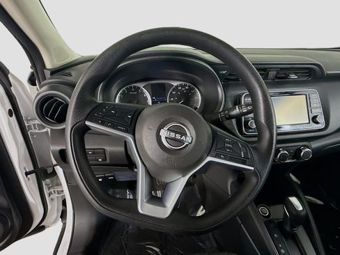 Used 2022 Nissan Kicks S image 14