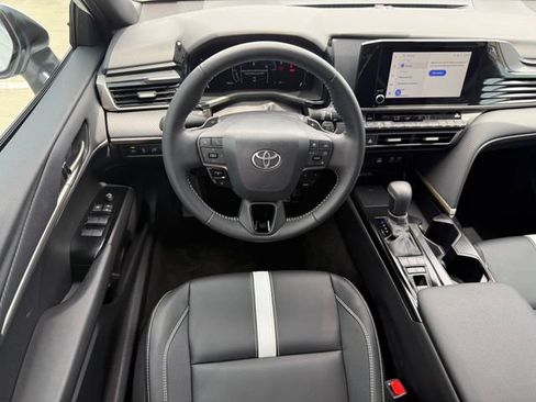 Used 2025 Toyota Camry SE w/ Convenience Package FWD image 27
