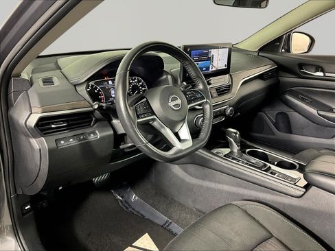 Certified 2024 Nissan Altima 2.5 SV w/ SV Premium Package FWD image 17
