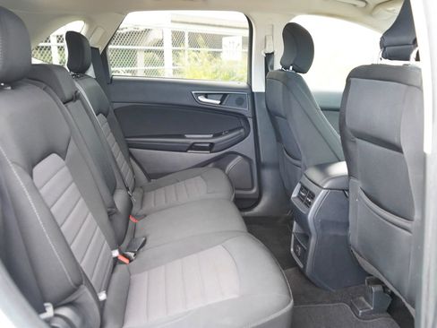 Used 2019 Ford Edge SE FWD image 21