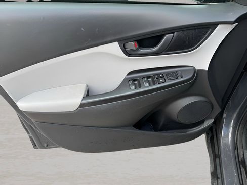 Certified 2023 Hyundai Kona SEL AWD/4WD image 9