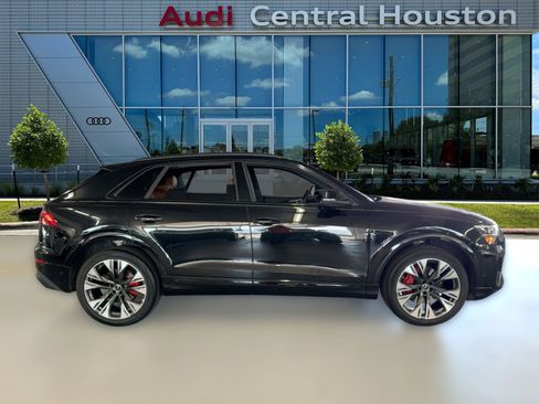 Used 2024 Audi Q8 Premium w/ Black Optic Package image 8