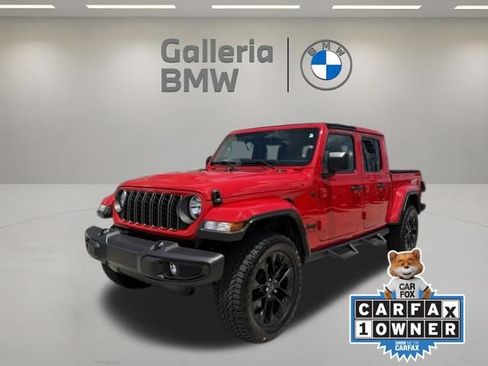 Used 2025 Jeep Gladiator Sport AWD/4WD image 1
