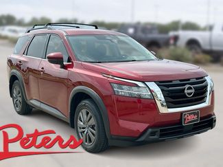 Used 2022 Nissan Pathfinder SV FWD video 1