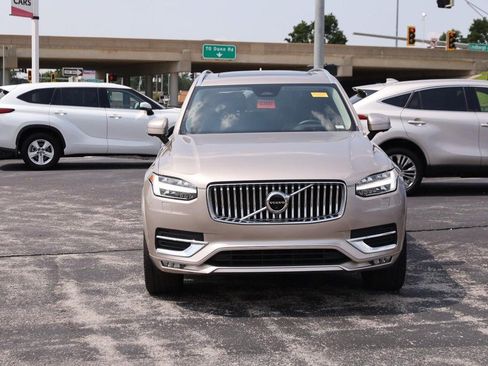 Used 2023 Volvo XC90 B6 Ultimate w/ Protection Package Premier AWD/4WD image 4