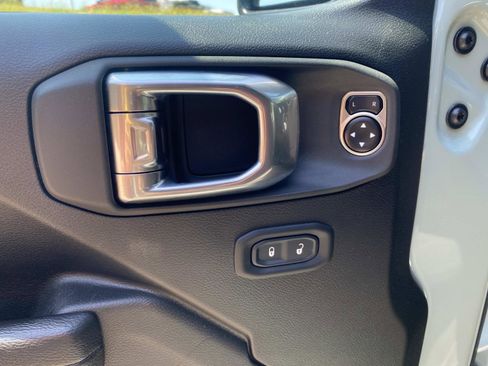 Used 2024 Jeep Wrangler Unlimited Sport AWD/4WD image 20