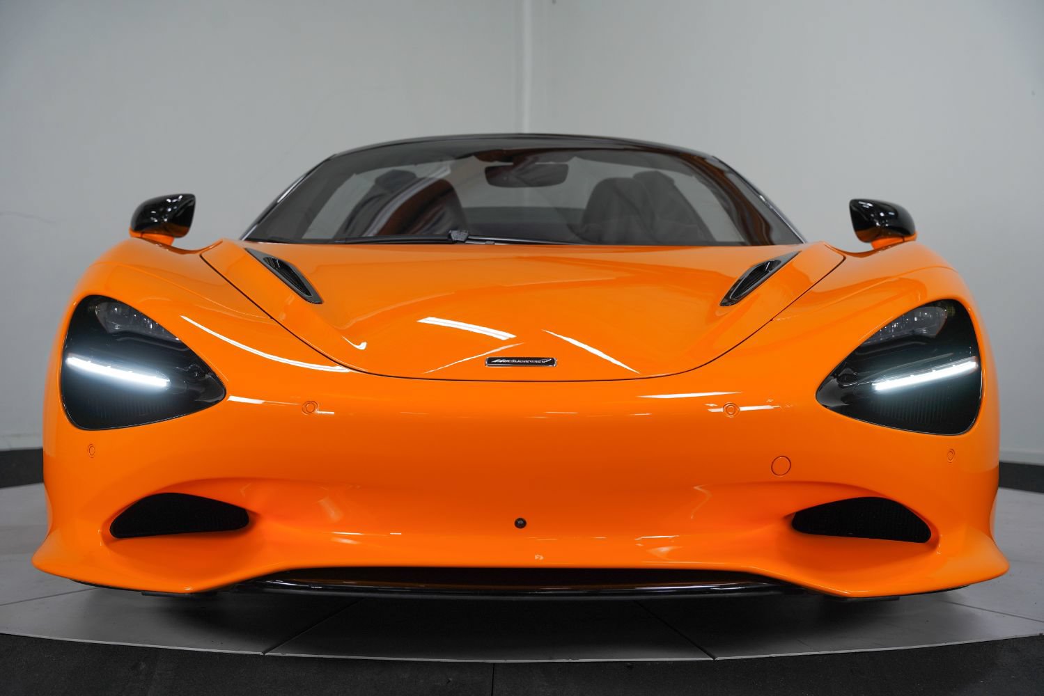Used 2024 McLaren 750S Spider RWD image 14
