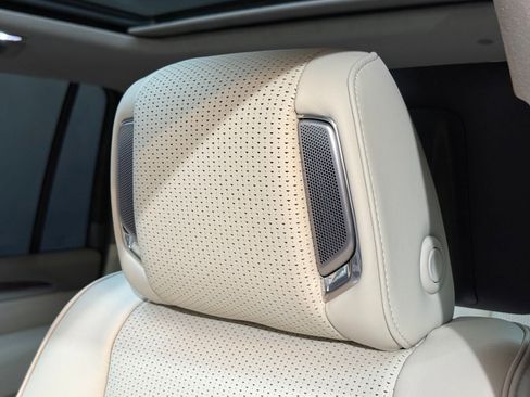 New 2026 Cadillac Escalade ESV Platinum Sport w/ LPO, ONYX Package image 28