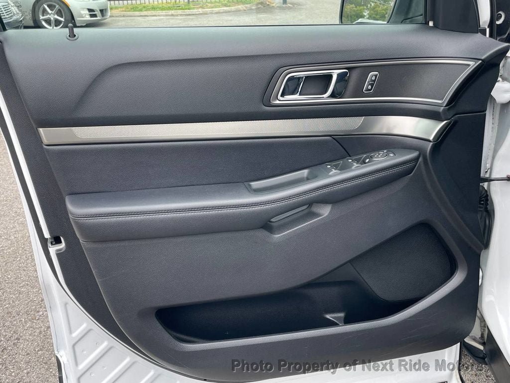 Used 2018 Ford Explorer XLT FWD image 26