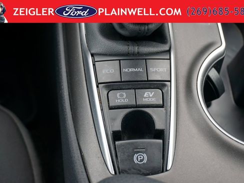 Used 2024 Toyota Camry LE FWD image 21