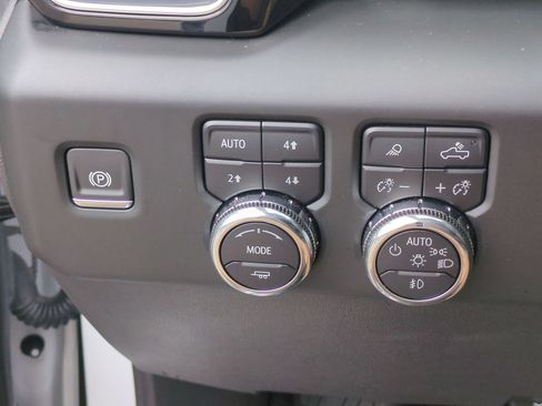 Certified 2025 GMC Sierra 1500 Denali w/ Denali Reserve Package AWD/4WD image 18
