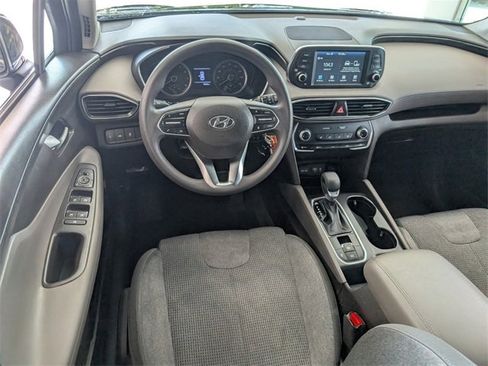 Used 2020 Hyundai Santa Fe SE image 9