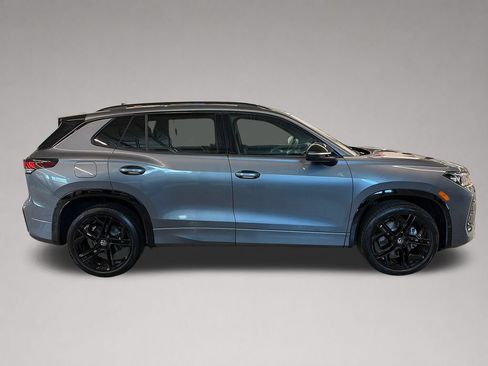 Certified 2025 Volkswagen Tiguan SE R-Line AWD/4WD image 2