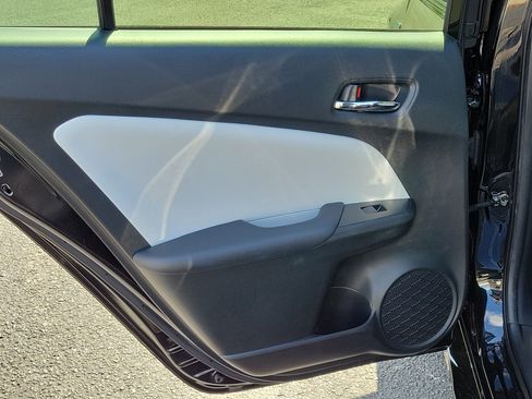 Used 2022 Toyota Prius Limited image 12