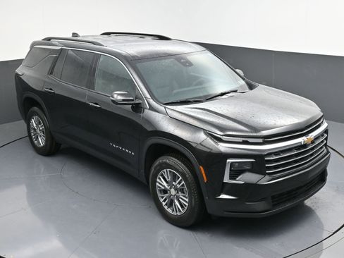 New 2026 Chevrolet Traverse LT w/ Driver Confidence Package AWD/4WD image 39