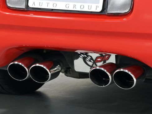 Used 2000 Chevrolet Corvette Convertible w/ Memory Pkg image 24