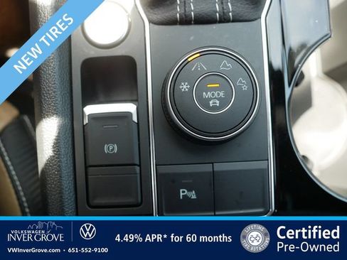 Certified 2023 Volkswagen Atlas Cross Sport SE AWD/4WD image 32