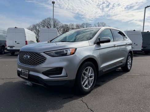 Used 2024 Ford Edge SEL AWD/4WD image 3